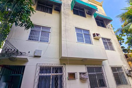 Apartamento para alugar com 102m², 2 quartos e 2 vagas Apartamento para alugar com 102m², 2 quartos e 2 vagasFachada