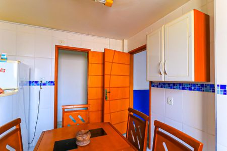 Apartamento para alugar com 102m², 2 quartos e 2 vagas Apartamento para alugar com 102m², 2 quartos e 2 vagasCozinha