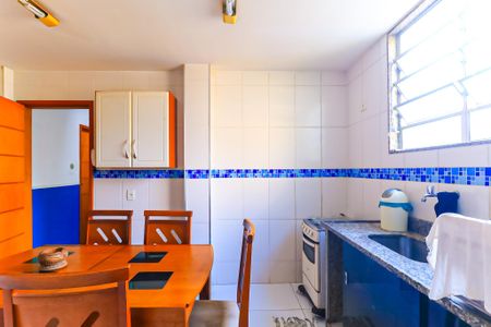 Apartamento para alugar com 102m², 2 quartos e 2 vagas Apartamento para alugar com 102m², 2 quartos e 2 vagasCozinha