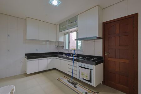 Casa para alugar com 90m², 3 quartos e 4 vagas