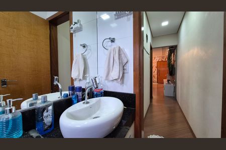 Apartamento à venda com 150m², 2 quartos e 2 vagas Apartamento à venda com 150m², 2 quartos e 2 vagasBanheiro