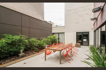 Studio para alugar com 30m², 1 quarto e 1 vaga Studio para alugar com 30m², 1 quarto e 1 vagaÁrea comum - Churrasqueira