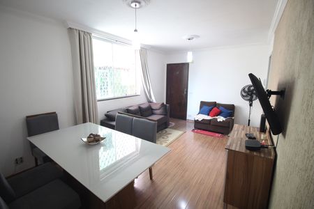 Apartamento à venda com 65m², 3 quartos e 1 vagaSala