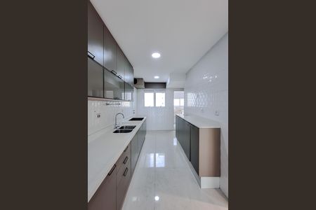 Apartamento à venda com 213m², 4 quartos e 4 vagas Apartamento à venda com 213m², 4 quartos e 4 vagasCozinha