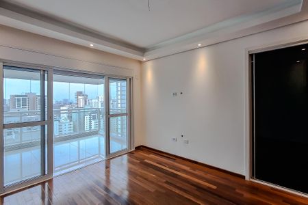 Apartamento à venda com 213m², 4 quartos e 4 vagas Apartamento à venda com 213m², 4 quartos e 4 vagasQuarto 4 - Suíte