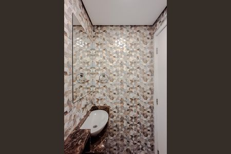 Apartamento à venda com 213m², 4 quartos e 4 vagas Apartamento à venda com 213m², 4 quartos e 4 vagasLavabo