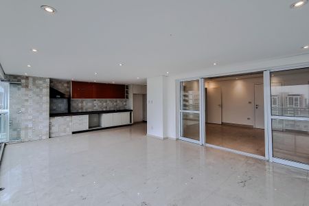 Apartamento à venda com 213m², 4 quartos e 4 vagas Apartamento à venda com 213m², 4 quartos e 4 vagasVaranda da Sala