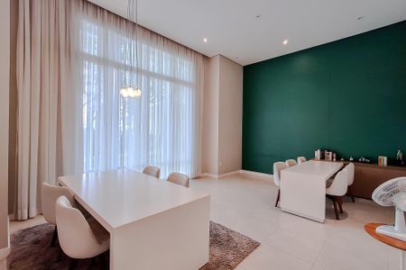 Apartamento à venda com 213m², 4 quartos e 4 vagas Apartamento à venda com 213m², 4 quartos e 4 vagasÁrea comum