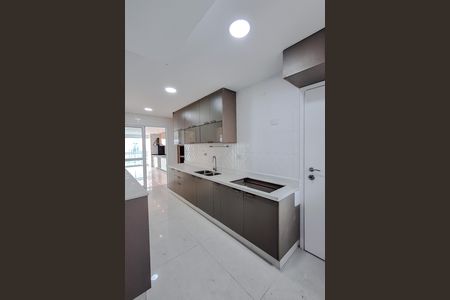 Apartamento à venda com 213m², 4 quartos e 4 vagas Apartamento à venda com 213m², 4 quartos e 4 vagasCozinha