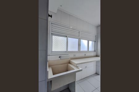Apartamento à venda com 213m², 4 quartos e 4 vagas Apartamento à venda com 213m², 4 quartos e 4 vagasÁrea de Serviço