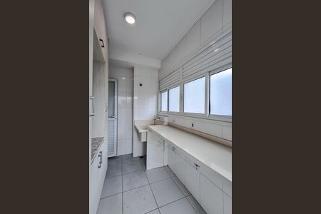 Apartamento à venda com 213m², 4 quartos e 4 vagas Apartamento à venda com 213m², 4 quartos e 4 vagasÁrea de Serviço
