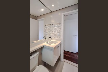 Apartamento à venda com 213m², 4 quartos e 4 vagas Apartamento à venda com 213m², 4 quartos e 4 vagasBanheiro da Suíte
