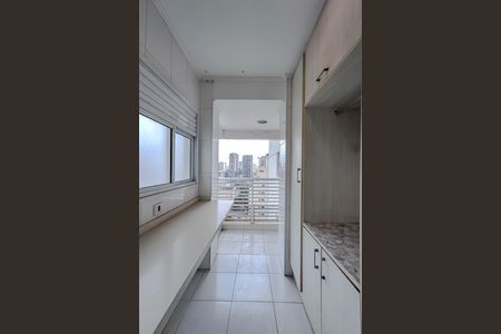 Apartamento à venda com 213m², 4 quartos e 4 vagas Apartamento à venda com 213m², 4 quartos e 4 vagasÁrea de Serviço