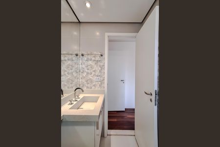 Apartamento à venda com 213m², 4 quartos e 4 vagas Apartamento à venda com 213m², 4 quartos e 4 vagasBanheiro da Suíte