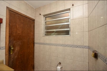 Casa à venda com 150m², 3 quartos e 2 vagasBanheiro - Casa 1