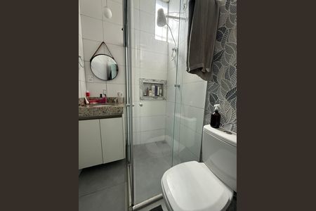 Casa à venda com 360m², 3 quartos e 2 vagas Casa à venda com 360m², 3 quartos e 2 vagasBanheiro