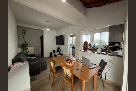 Sala de casa à venda com 3 quartos, 360m² em Coqueiros, Belo Horizonte
