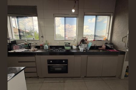 Casa à venda com 360m², 3 quartos e 2 vagas Casa à venda com 360m², 3 quartos e 2 vagasCozinha