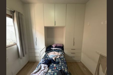 Quarto 2 de casa à venda com 3 quartos, 360m² em Coqueiros, Belo Horizonte