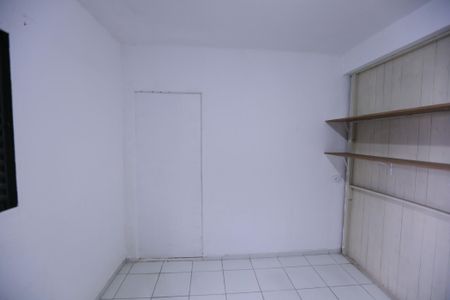 Casa para alugar com 34m², 1 quarto e sem vaga Casa para alugar com 34m², 1 quarto e sem vagaQuarto