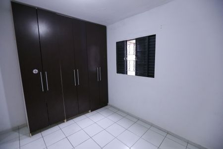 Casa para alugar com 34m², 1 quarto e sem vaga Casa para alugar com 34m², 1 quarto e sem vagaQuarto