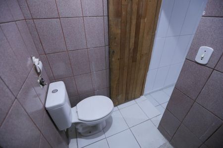 Casa para alugar com 34m², 1 quarto e sem vaga Casa para alugar com 34m², 1 quarto e sem vagaBanheiro