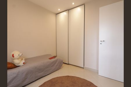 Apartamento à venda com 95m², 3 quartos e 2 vagasQuarto 2