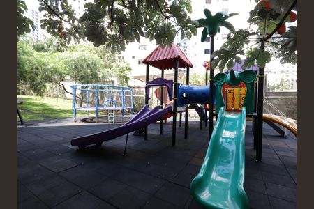 Apartamento à venda com 95m², 3 quartos e 2 vagasÁrea comum - Playground