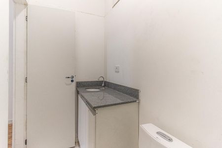 Casa para alugar com 70m², 2 quartos e sem vaga Casa para alugar com 70m², 2 quartos e sem vagaBanheiro Social