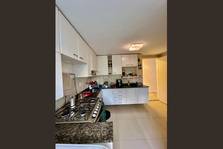 Apartamento para alugar com 4 quartos, 154m² em Nogueira, Petrópolis