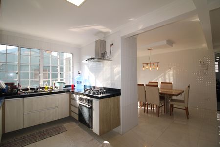 Casa à venda com 350m², 3 quartos e 2 vagasCozinha