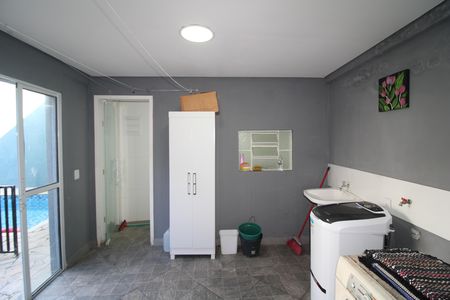 Casa à venda com 350m², 3 quartos e 2 vagasÁrea Comum