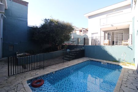 Casa à venda com 350m², 3 quartos e 2 vagasÁrea Comum