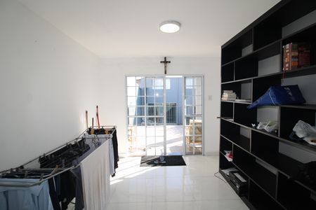 Casa à venda com 350m², 3 quartos e 2 vagasÁrea de Serviço