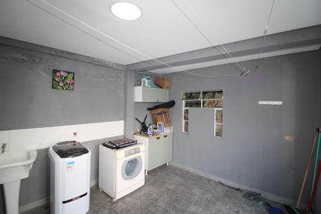 Casa à venda com 350m², 3 quartos e 2 vagasÁrea Comum