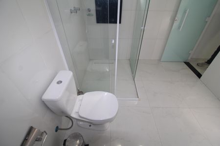 Casa à venda com 350m², 3 quartos e 2 vagasQuarto 1 - Banheiro