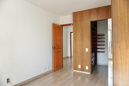 Apartamento para alugar com 190m², 5 quartos e 1 vaga Apartamento para alugar com 190m², 5 quartos e 1 vagaSuíte