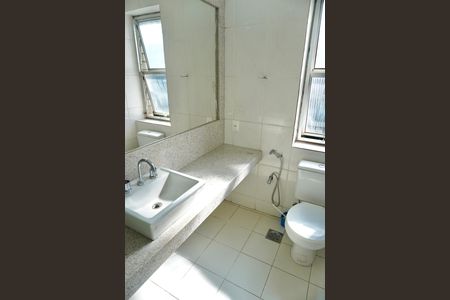 Apartamento para alugar com 190m², 5 quartos e 1 vaga Apartamento para alugar com 190m², 5 quartos e 1 vagaBanheiro da Suíte
