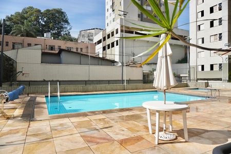 Apartamento para alugar com 190m², 5 quartos e 1 vaga Apartamento para alugar com 190m², 5 quartos e 1 vagaÁrea comum - Piscina