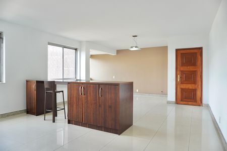 Sala  de apartamento para alugar com 5 quartos, 190m² em Santo Antônio, Belo Horizonte
