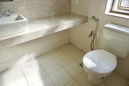 Apartamento para alugar com 190m², 5 quartos e 1 vaga Apartamento para alugar com 190m², 5 quartos e 1 vagaBanheiro da Suíte