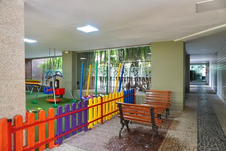 Apartamento para alugar com 190m², 5 quartos e 1 vaga Apartamento para alugar com 190m², 5 quartos e 1 vagaÁrea comum - Espaço Kids