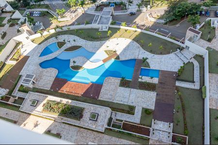 Apartamento à venda com 156m², 3 quartos e 3 vagas Apartamento à venda com 156m², 3 quartos e 3 vagasÁrea comum - Piscina