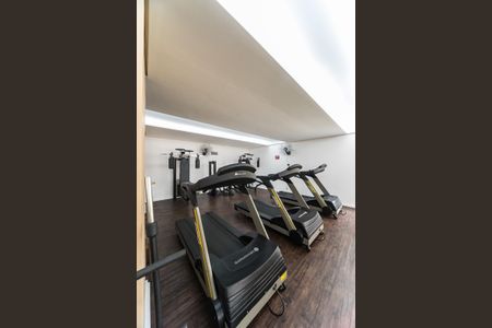 Apartamento à venda com 156m², 3 quartos e 3 vagas Apartamento à venda com 156m², 3 quartos e 3 vagasÁrea comum - Academia