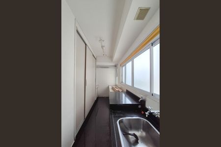 Apartamento à venda com 156m², 3 quartos e 3 vagas Apartamento à venda com 156m², 3 quartos e 3 vagasÁrea de Serviço