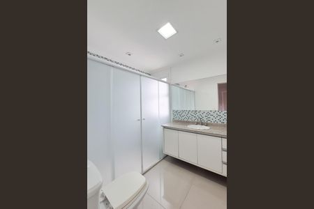 Apartamento à venda com 156m², 3 quartos e 3 vagas Apartamento à venda com 156m², 3 quartos e 3 vagasBanheiro da Suíte 2