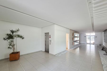 Apartamento à venda com 156m², 3 quartos e 3 vagas Apartamento à venda com 156m², 3 quartos e 3 vagasÁrea comum - hall