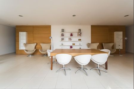 Apartamento à venda com 156m², 3 quartos e 3 vagas Apartamento à venda com 156m², 3 quartos e 3 vagasÁrea comum - home