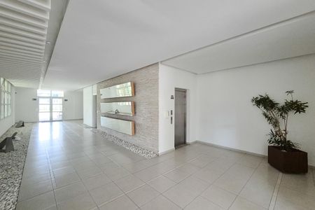 Apartamento à venda com 156m², 3 quartos e 3 vagas Apartamento à venda com 156m², 3 quartos e 3 vagasÁrea comum - hall