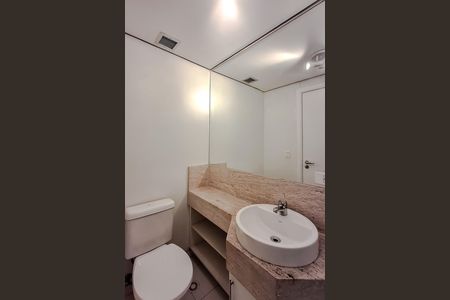 Apartamento para alugar com 65m², 2 quartos e 2 vagas Apartamento para alugar com 65m², 2 quartos e 2 vagasBanheiro da Suíte